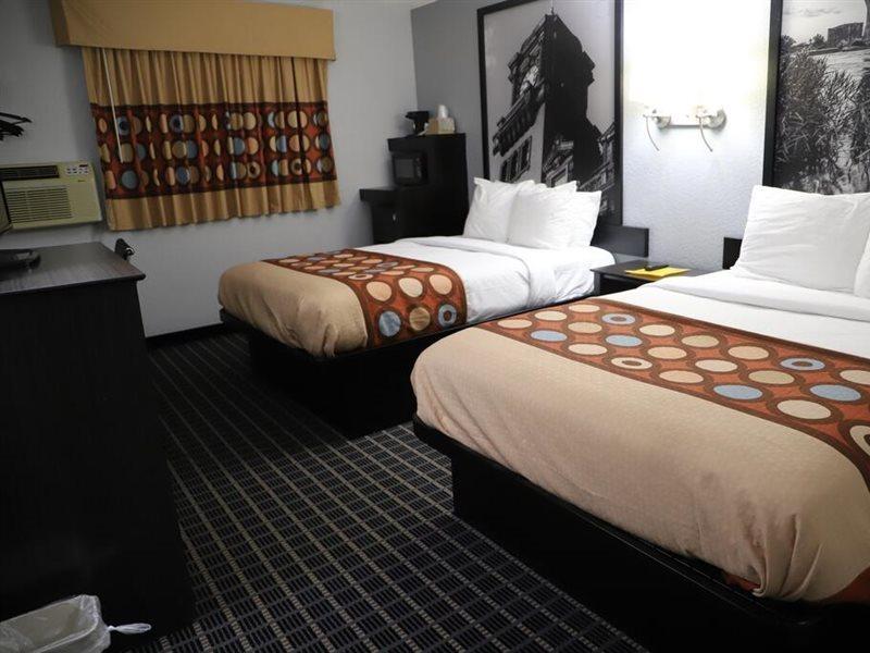 Hotel Super 8 By Wyndham Richmond Airport Va Sandston Esterno foto