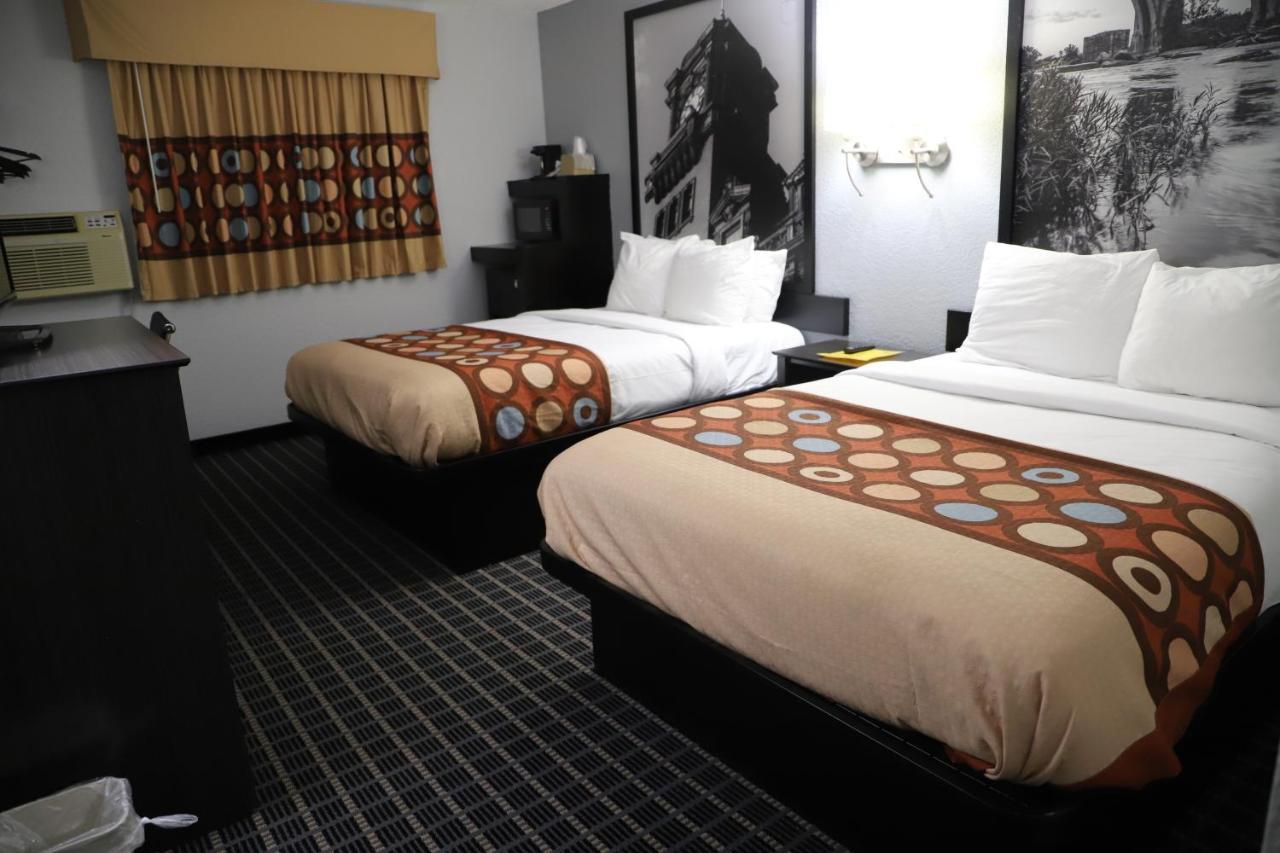 Hotel Super 8 By Wyndham Richmond Airport Va Sandston Esterno foto