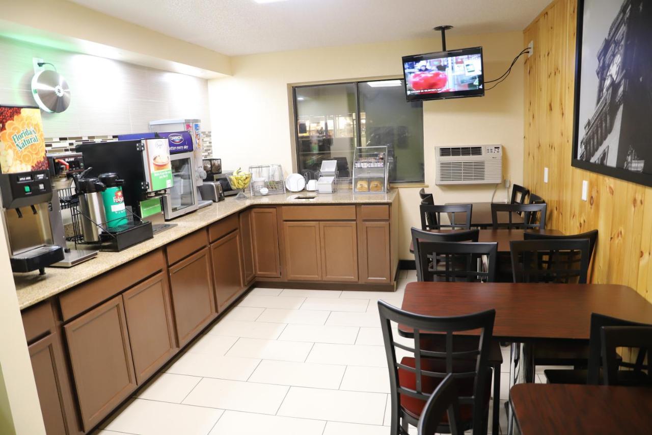 Hotel Super 8 By Wyndham Richmond Airport Va Sandston Esterno foto