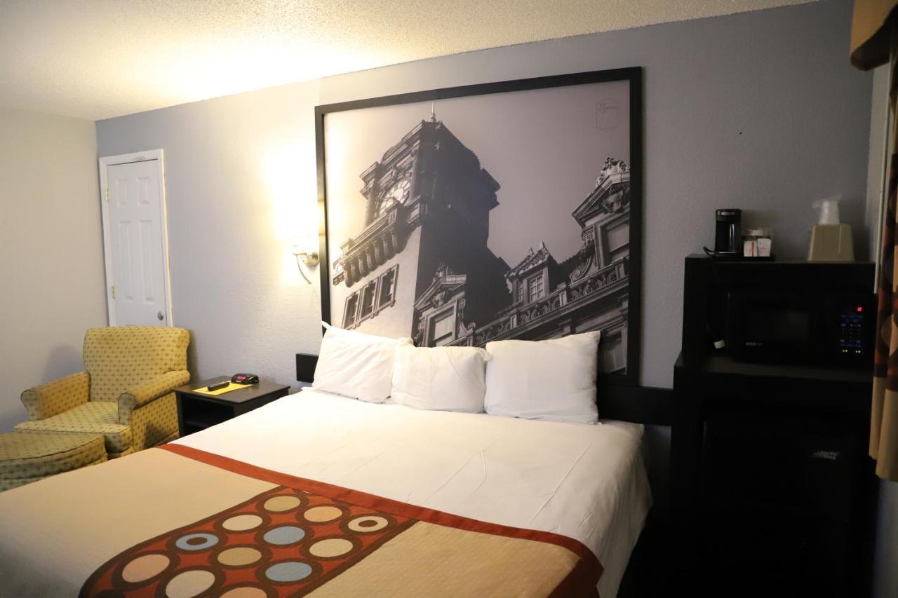 Super 8 By Wyndham Richmond Airport Va Hotel Sandston Esterno foto